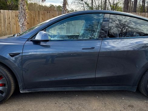 Used 2022 Tesla Model Y Performance image 6