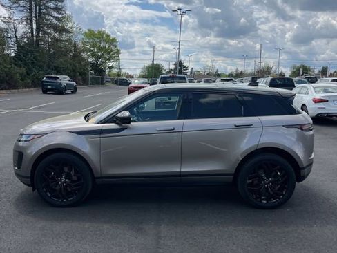 Used 2021 Land Rover Range Rover Evoque SE image 2