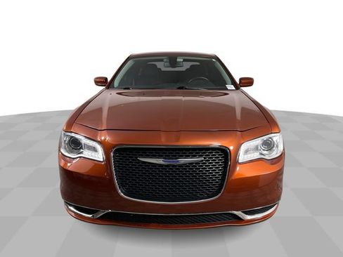 Used 2021 Chrysler 300 Touring RWD image 3