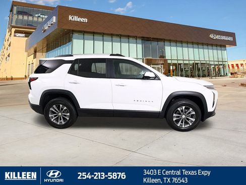 Used 2025 Chevrolet Equinox LT w/ Convenience Package II image 9