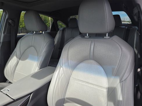 Used 2021 Toyota Avalon Limited image 23