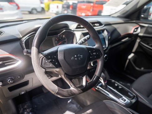 Used 2023 Chevrolet TrailBlazer RS w/ Convenience Package FWD image 9