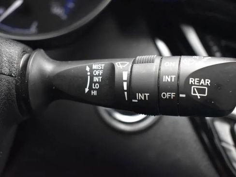 Used 2021 Toyota C-HR XLE image 26