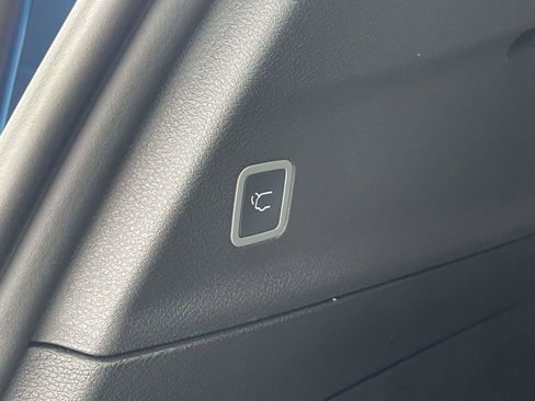 New 2026 Chrysler Pacifica Select FWD image 21