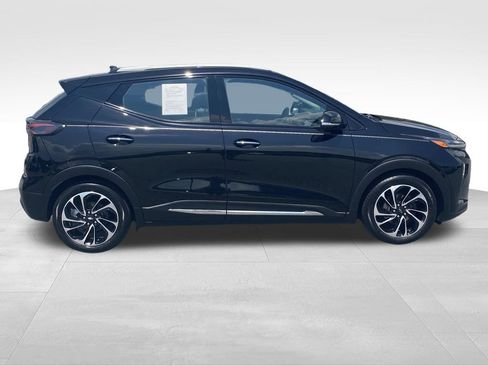 Used 2022 Chevrolet Bolt EUV Premier w/ Sun & Sound Package image 2