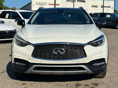 Used 2018 INFINITI QX30 Premium w/ Navigation Package AWD/4WD image 2
