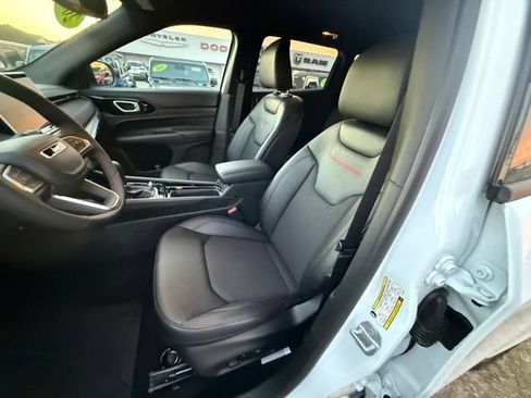 New 2026 Jeep Compass Trailhawk w/ Sun, Sound & Navigation Group AWD/4WD image 10