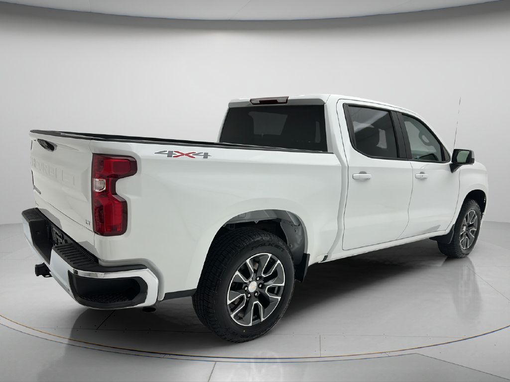 Used 2024 Chevrolet Silverado 1500 LT AWD/4WD image 5