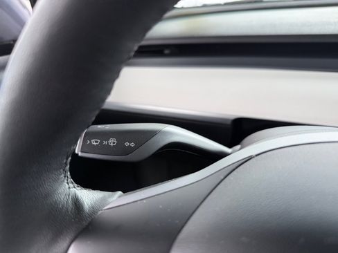 Used 2022 Tesla Model Y Performance AWD/4WD image 19
