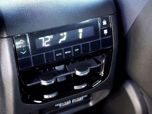 New 2025 Jeep Grand Cherokee L Altitude image 27