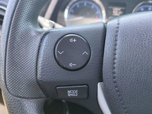 Used 2018 Toyota Corolla LE image 22