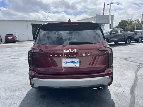 Used 2023 Kia Telluride EX w/ EX Captain's Chair Package image 6