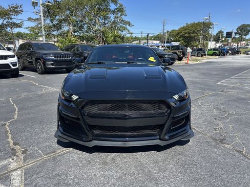 Used 2019 Ford Mustang GT Premium w/ GT Performance Package RWD image 4