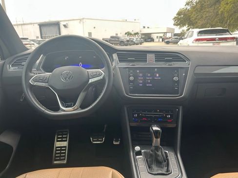 Certified 2023 Volkswagen Tiguan SE R-Line image 49