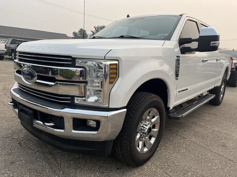 Used 2019 Ford F250 Lariat w/ Lariat Ultimate Package AWD/4WD image 2