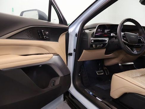 New 2026 Cadillac Lyriq V image 8