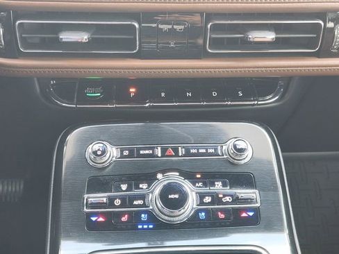 Used 2022 Lincoln Nautilus Reserve w/ Equipment Group 201A image 15