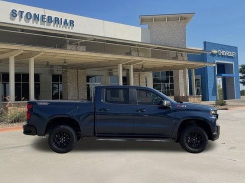 Used 2021 Chevrolet Silverado 1500 LT Trail Boss w/ Convenience Package II AWD/4WD image 4