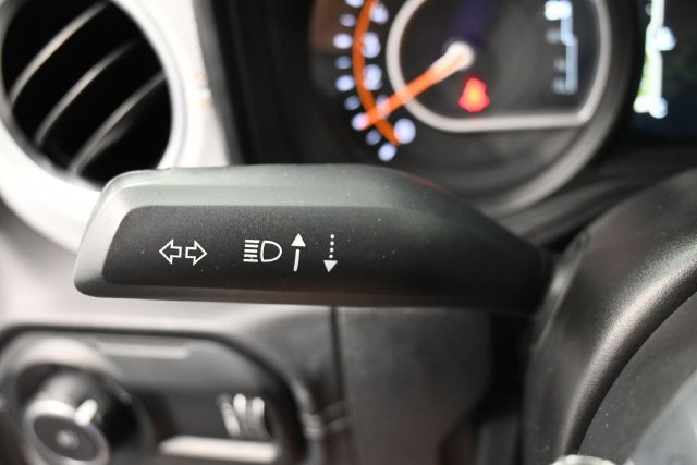 Used 2025 Jeep Wrangler Unlimited Sahara AWD/4WD image 29
