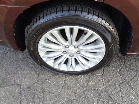 Used 2012 Chrysler 200 Limited FWD image 24