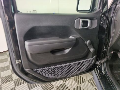Used 2022 Jeep Gladiator Sport AWD/4WD image 13