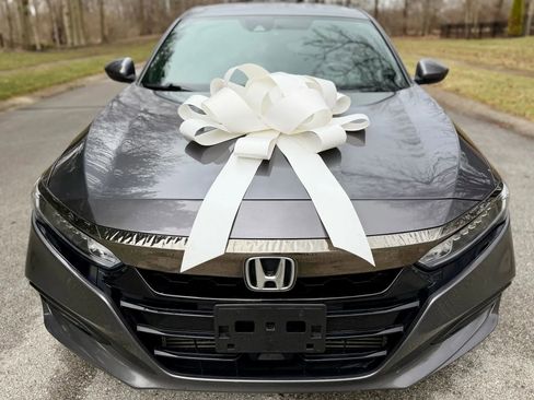 Used 2019 Honda Accord Sport image 2