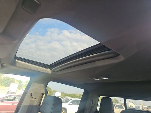 Used 2019 GMC Sierra 1500 Denali w/ Denali Carbonpro Edition image 15