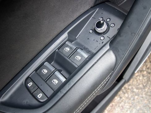 Used 2022 Audi SQ5 Prestige w/ Prestige Package AWD/4WD image 12