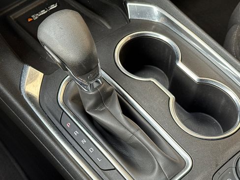 Used 2023 Chevrolet Traverse LT image 22