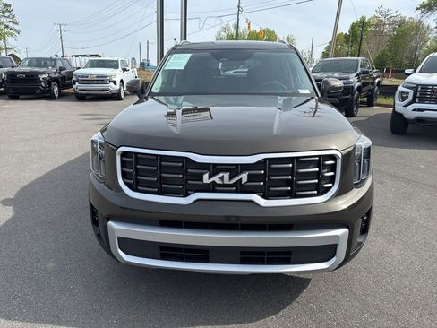 Used 2025 Kia Telluride S image 8