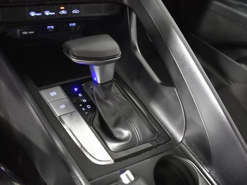 Used 2022 Hyundai Elantra SEL w/ Preferred Accessory Package FWD image 25