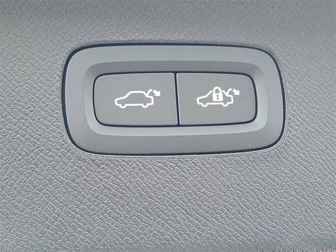 New 2026 Volvo XC90 B6 Ultra w/ Lounge Package image 25