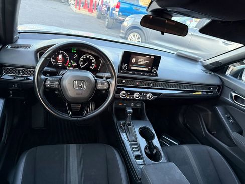 Used 2023 Honda Civic Sport image 9