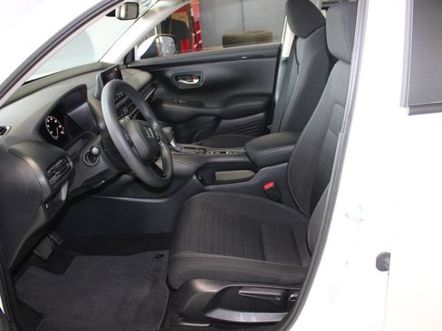 Used 2024 Honda HR-V LX image 7