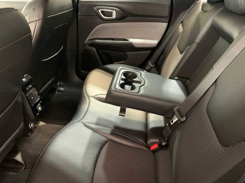 Used 2024 Jeep Compass Latitude image 5