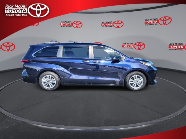 Used 2021 Toyota Sienna Limited FWD image 9