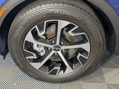 Used 2024 Kia Sportage EX FWD image 16