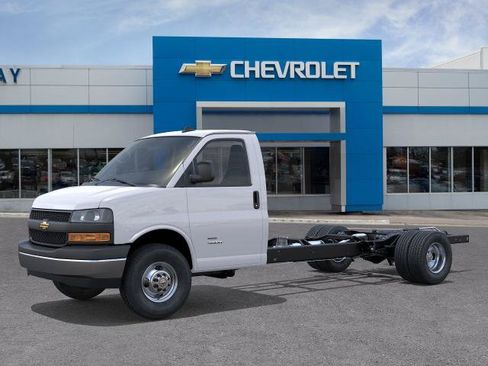 New 2026 Chevrolet Express 3500 w/ Power Convenience Package RWD image 29
