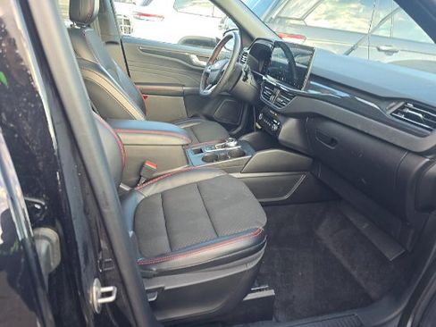 Used 2023 Ford Escape ST-Line w/ Tech Pack #1 AWD/4WD image 9