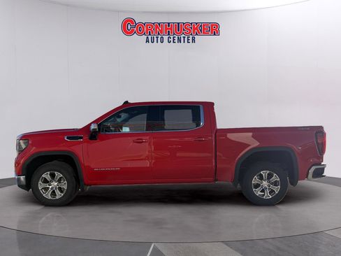 Used 2024 GMC Sierra 1500 SLE w/ Preferred Package image 4