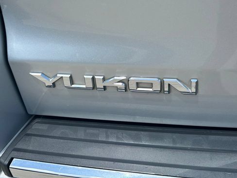 Used 2017 GMC Yukon Denali RWD image 12