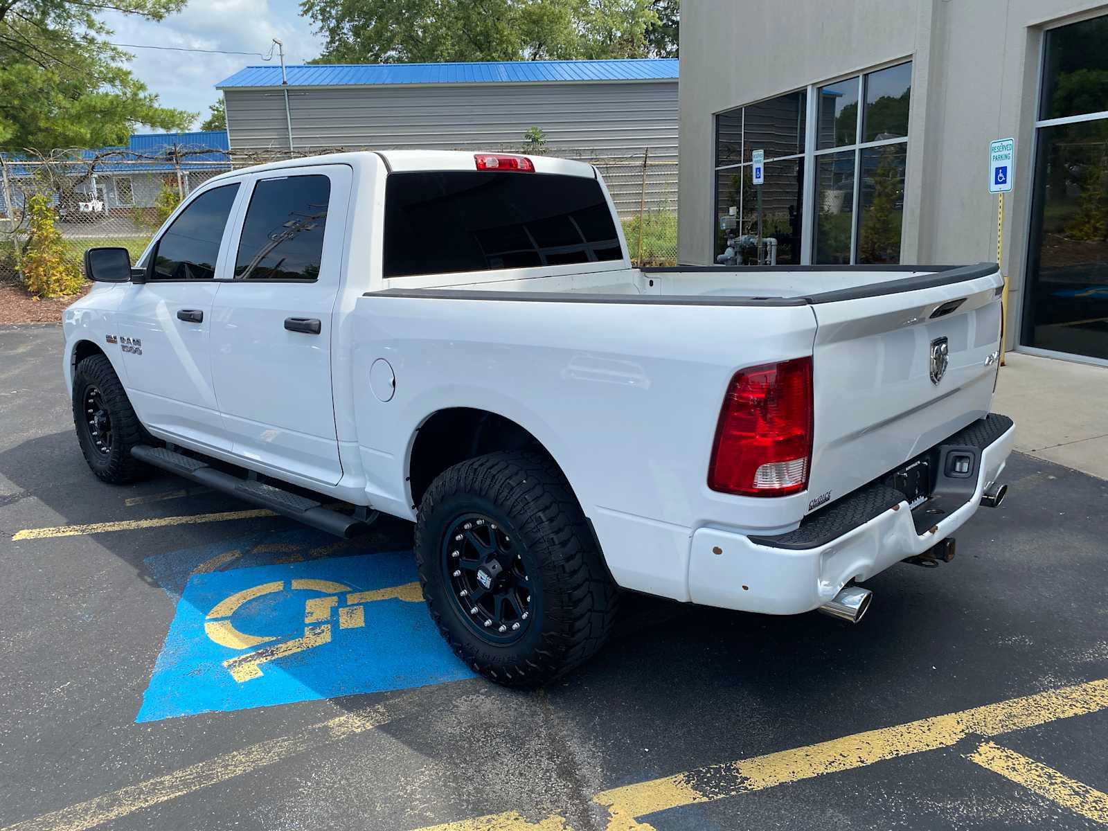 Used 2016 RAM 1500 Express AWD/4WD image 3
