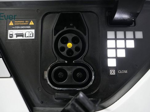 Used 2024 Hyundai Ioniq 5 Limited image 24