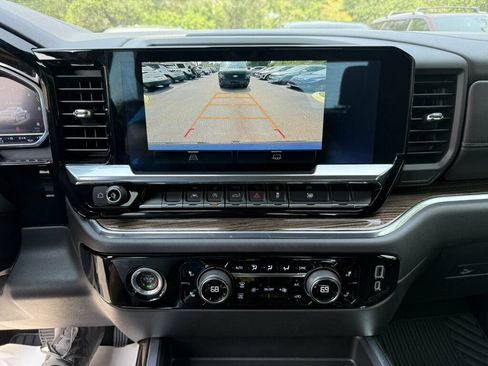 Used 2024 Chevrolet Silverado 1500 LT RWD image 6