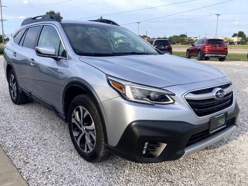 Used 2022 Subaru Outback Limited AWD/4WD image 4