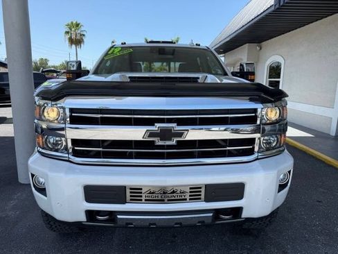 Used 2019 Chevrolet Silverado 2500 High Country w/ Duramax Plus Package AWD/4WD image 2