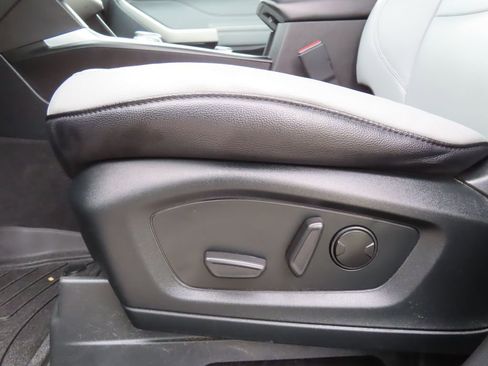 Used 2021 Ford Explorer XLT w/ Equipment Group 202A AWD/4WD image 7
