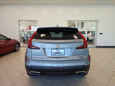 Used 2024 Cadillac XT4 Premium Luxury FWD image 4
