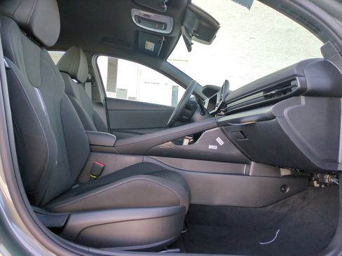 New 2026 Hyundai Elantra Sport FWD image 9