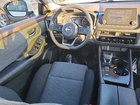 Certified 2023 Nissan Rogue SV image 10